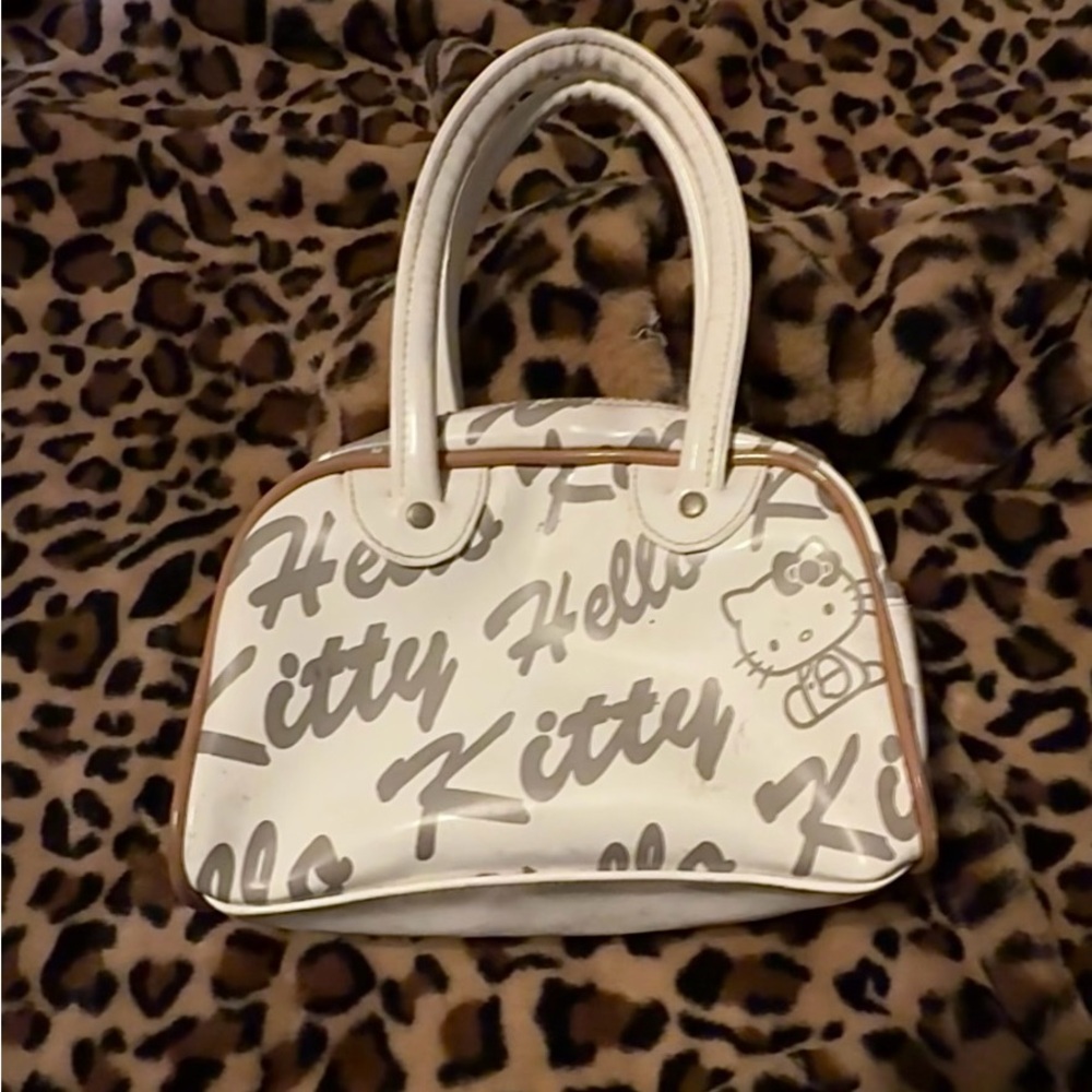 2000s vintage Hello Kitty white handbag